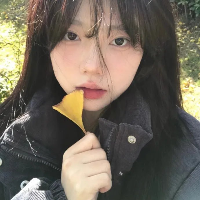 这名男子，捡到了人鱼。